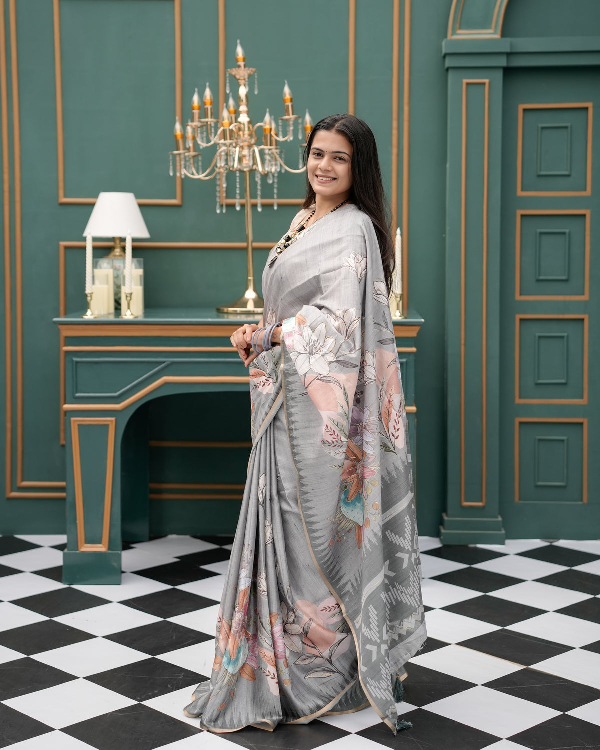Woman in front pose wearing grey woven lotus floral digital print cotton saree — Chandrikas