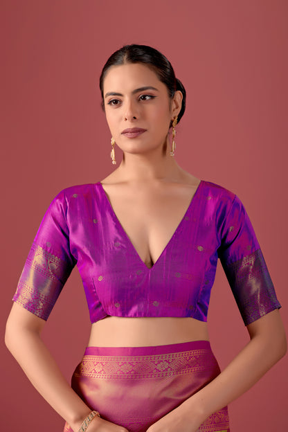 Woman in close pose wearing mint green pink Banarasi silk checks pattern saree — Chandrikas